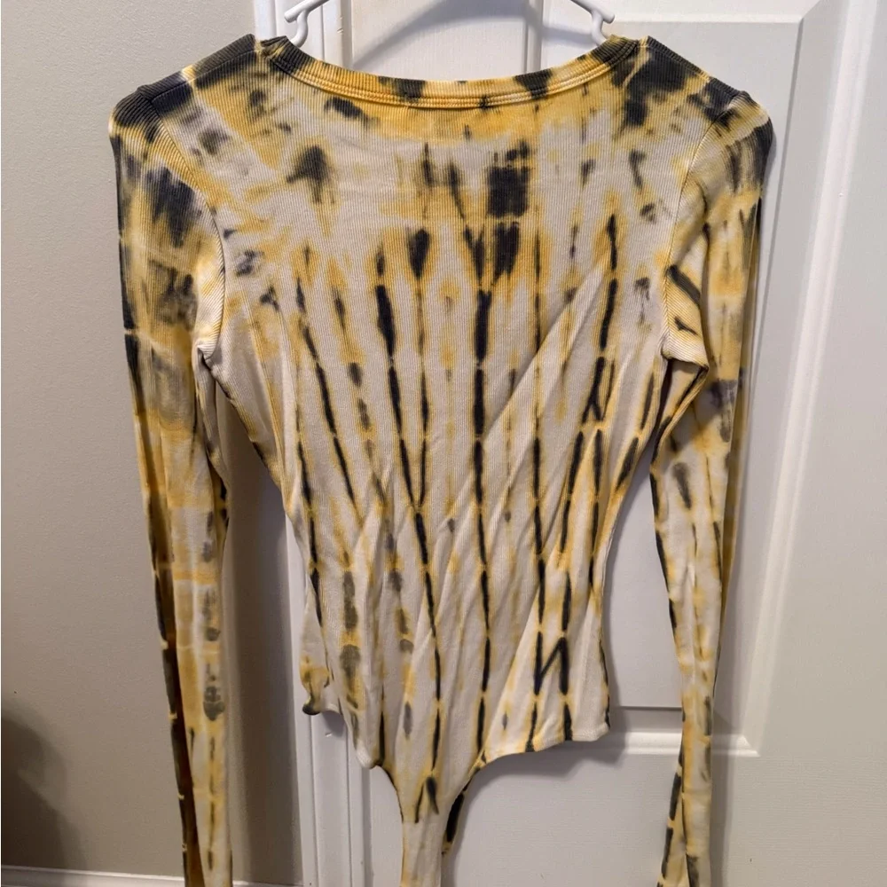 AgoldeYellow and Black Tie-Dye Women's Top - Picture 3 of 3